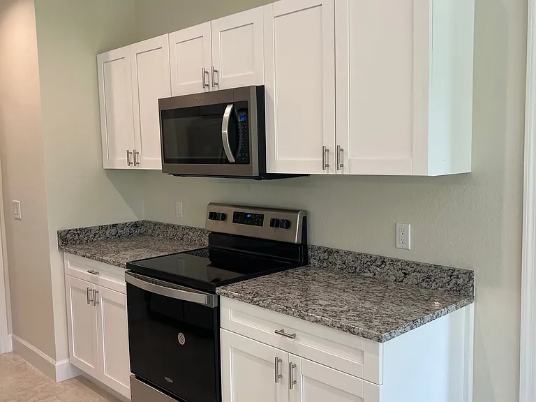 220 Preston St — Photo 16