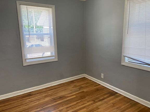 3rd image of 819 W 26th St