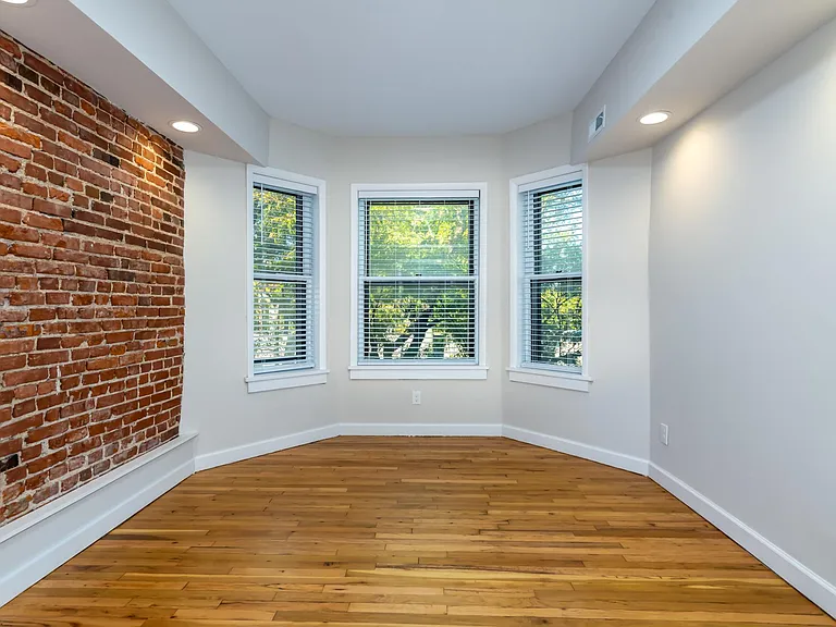 1910 Tower Grove Ave #2L — Photo 7