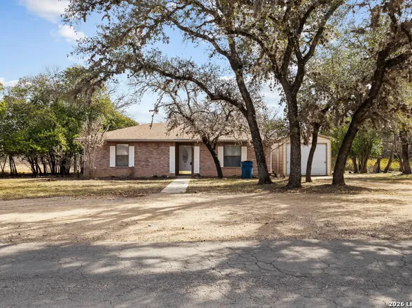 292 Montague, Bandera, TX 78003