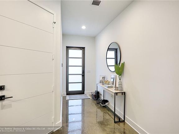 3rd image of 1224 NE 11th Ave #1224