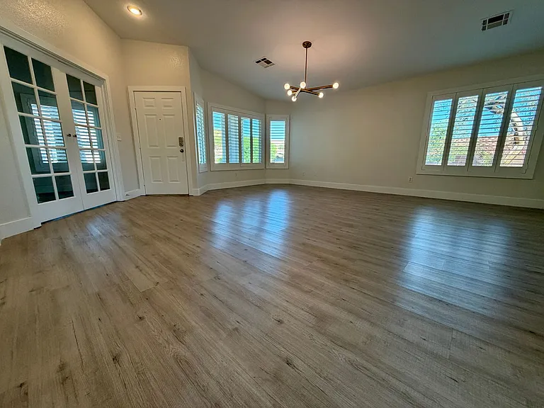124 Lemongold St — Photo 2