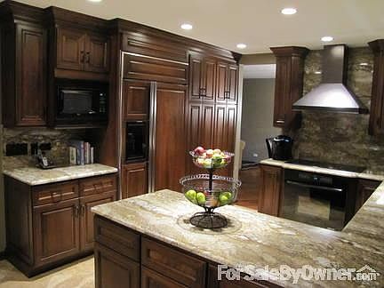 3rd image of 1934 N Carlyle Pl
