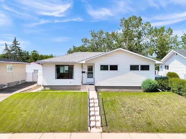 5247 E Thomas St NE, Calgary, AB T2K 3V6