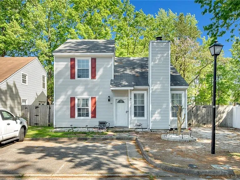 178 Old Bridge Rd — Photo 1