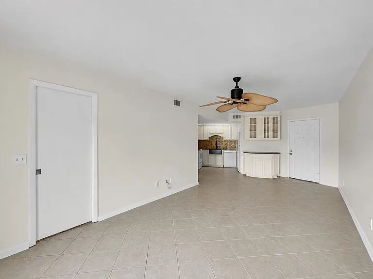 2013 NE Collins Cir #50 — Photo 8