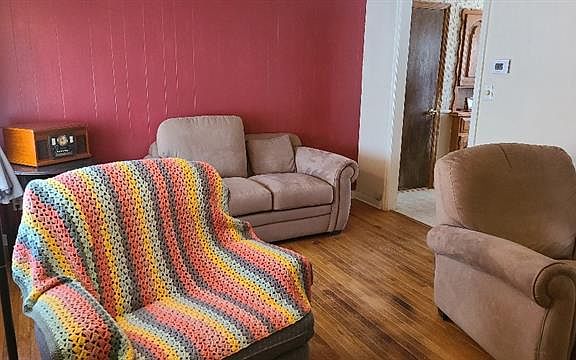 5th image of 2711 S Scott Ave