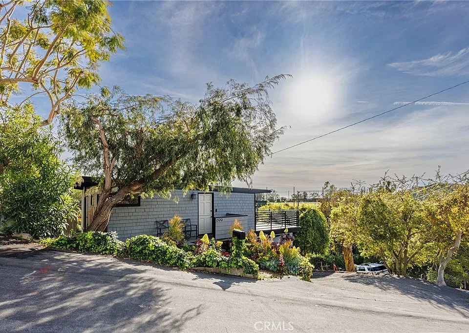699 Griffith Way