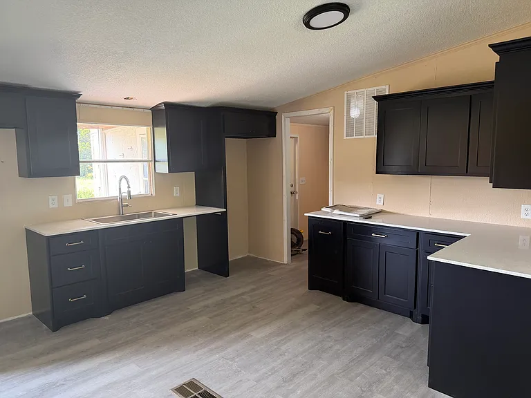 306 Pecan St — Photo 1