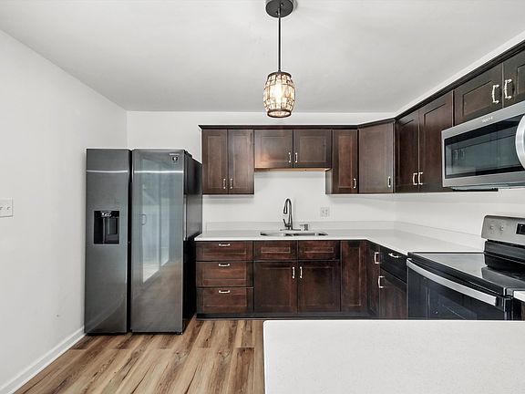 5th image of 1965 Belaire Ln