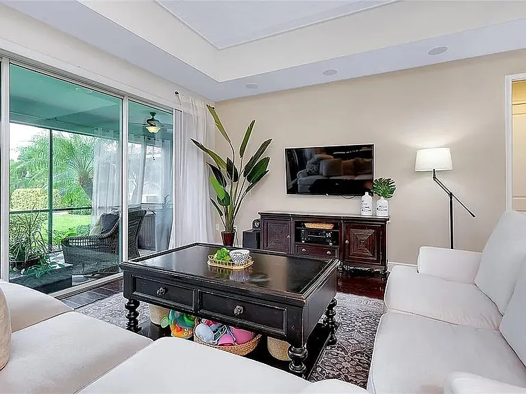 11560 Tapestry Ln — Photo 43