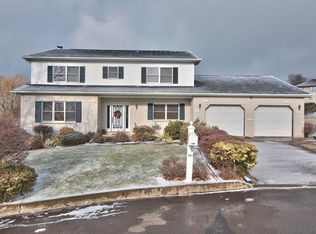 101 Rabbit Run, Clarks Summit, PA 18411