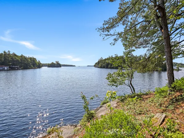 1 Merlin Is, Muskoka Lakes, ON P1P 1R2
