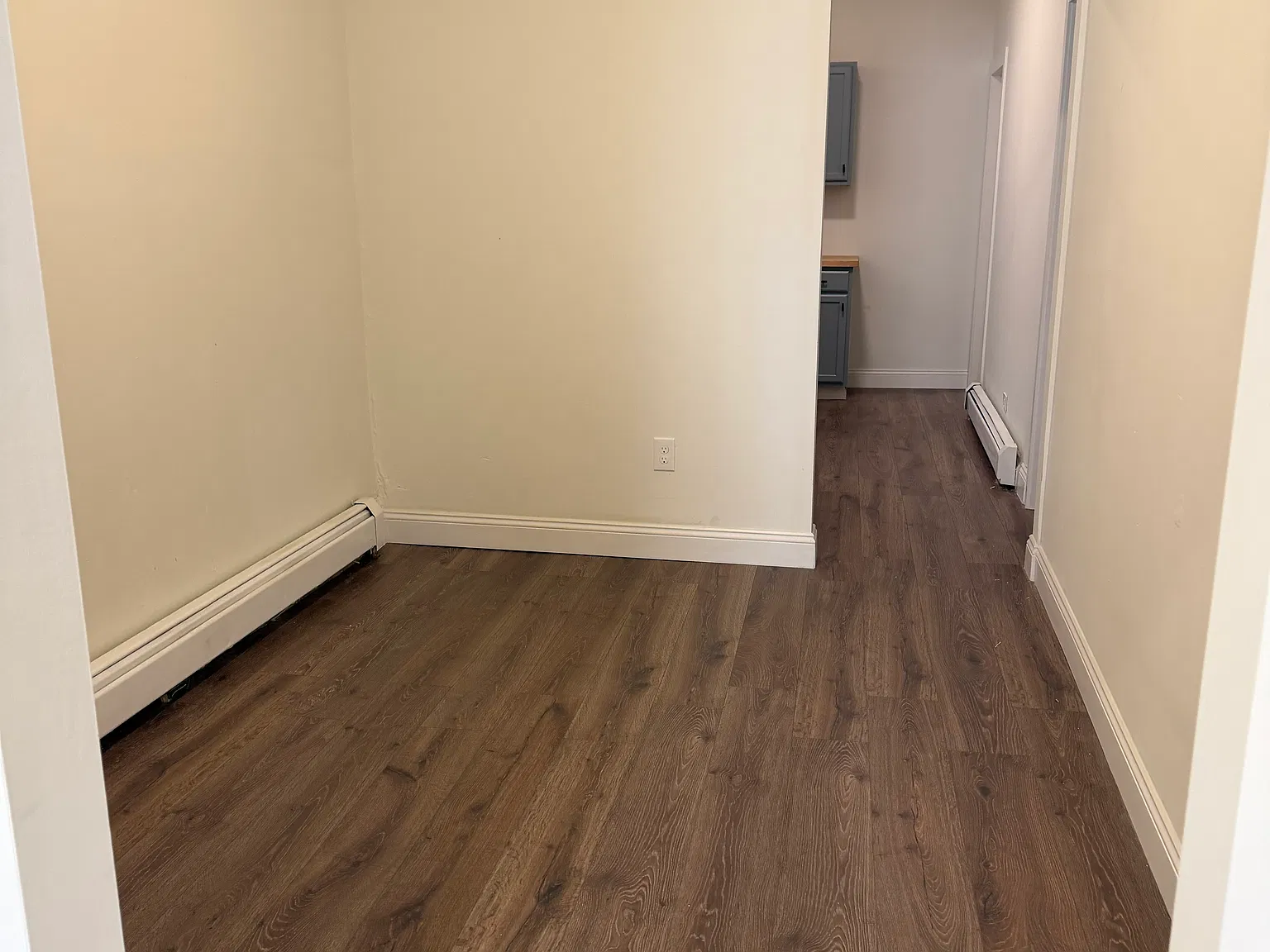 3 bed, 1100 sqft, $2,400 — Photo 4
