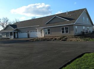 3665 Green Tree Ln, Dekalb, IL 60115