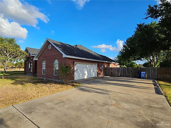 2nd image of 925 Lost Meadows Dr