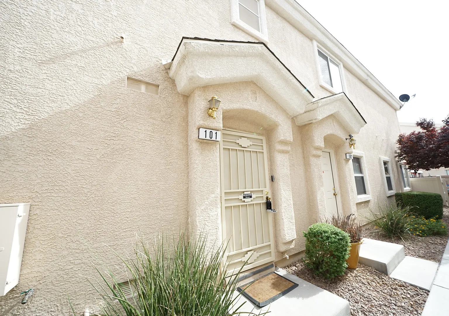 Showings Available Now — Photo 1