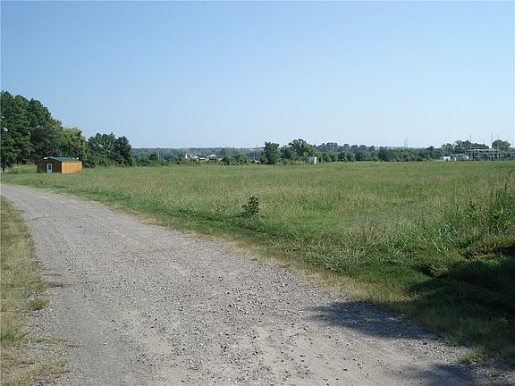 3rd image of 4915 Alma Hwy