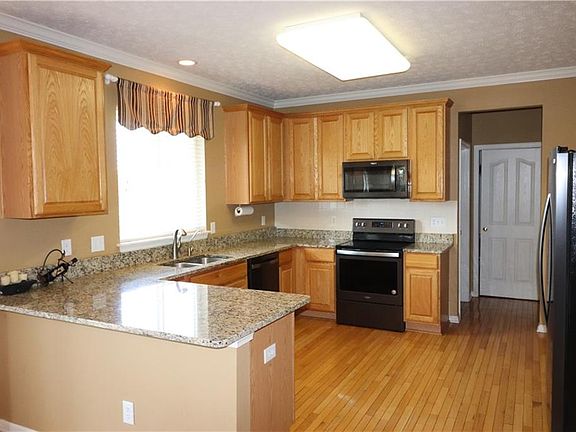 5th image of 14242 Esprit Dr