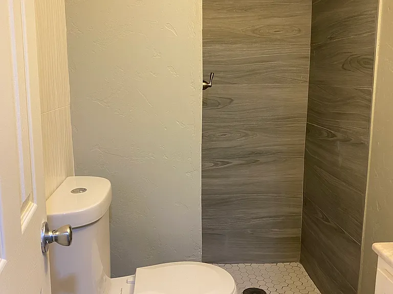 733 E McMillan Dr — Photo 12