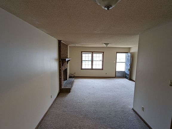 3rd image of 4013 Pebblebrook Ct #A