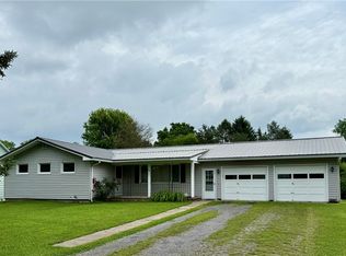 13 Bennett Ave, Manchester, NY 14504