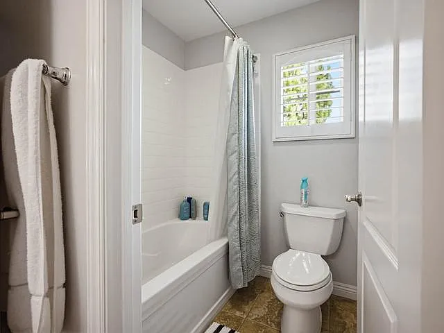 3238 Elysia St — Photo 45