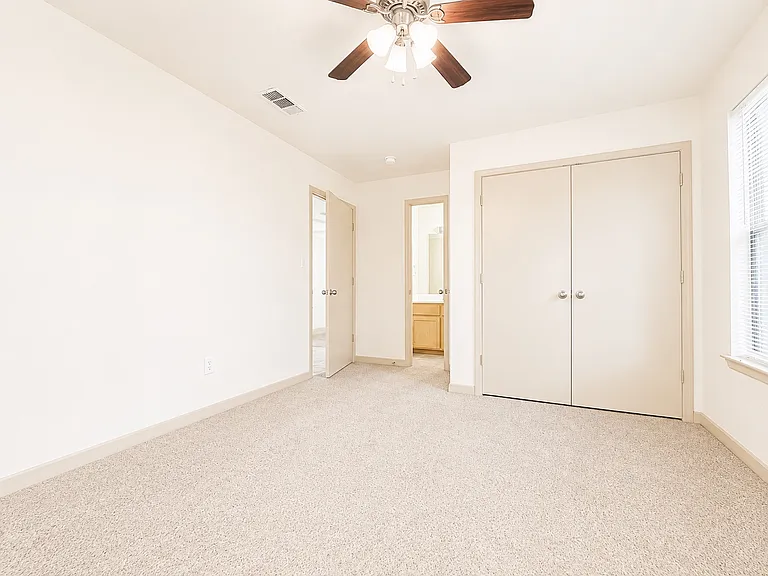 613 Bernard St #3 — Photo 8