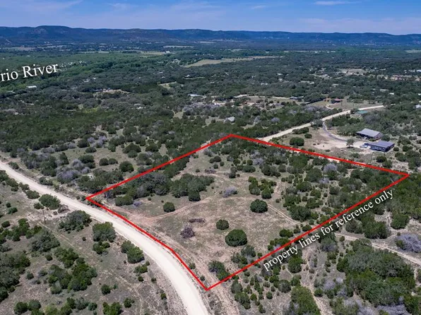 3154 Little Dry Frio Rd, Rio Frio, TX 78879
