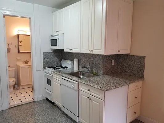 Rented by Luxor Homes & Investment Realty | media 18