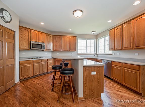5th image of 1017 Bennett Ct
