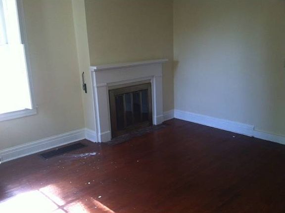 Living room with fireplac