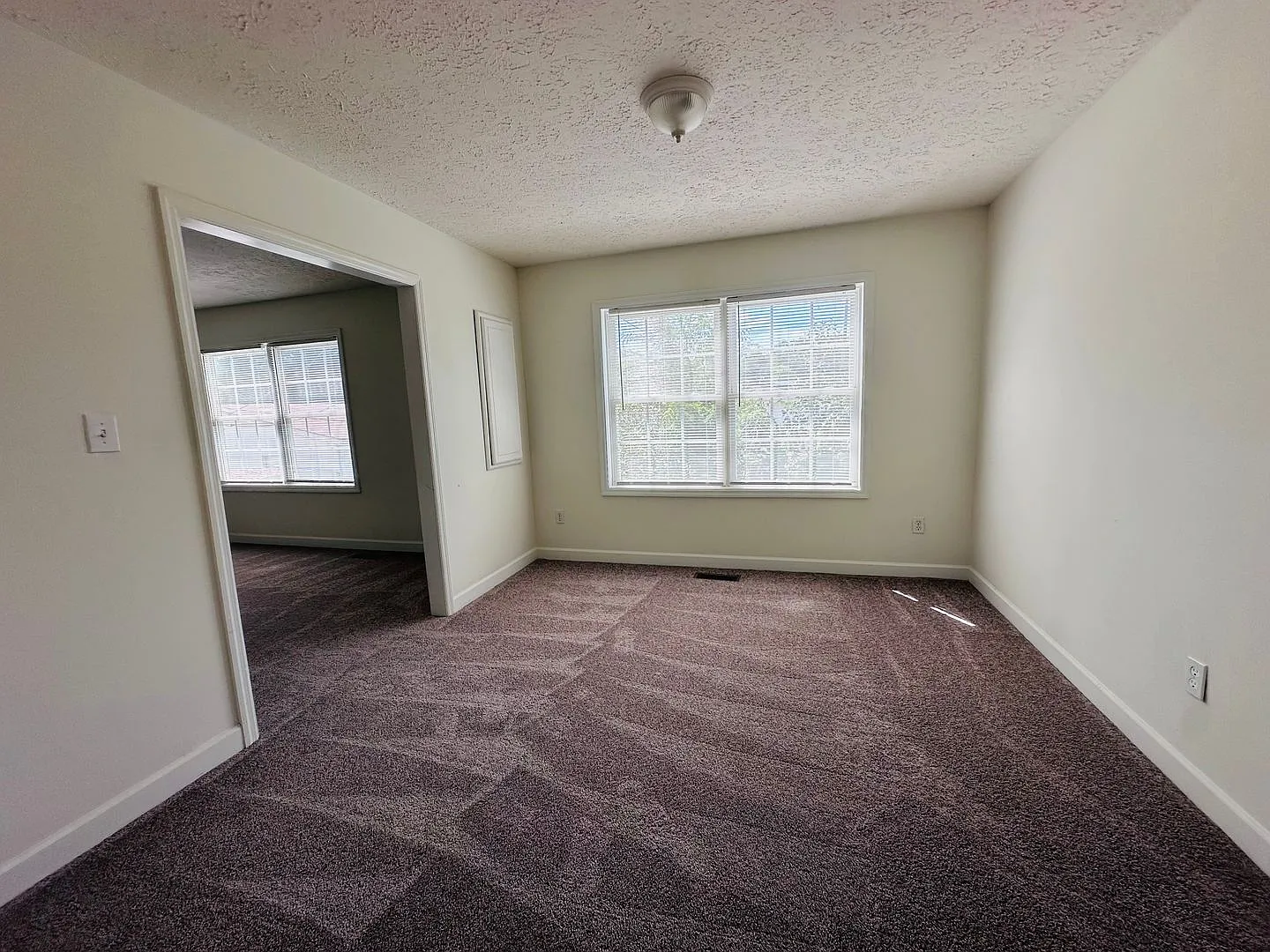 3 Bedroom 2 Bath Duplex — Photo 4