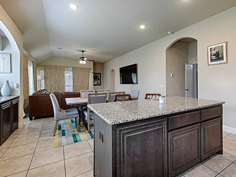 1721 Maplewood Dr — Photo 12