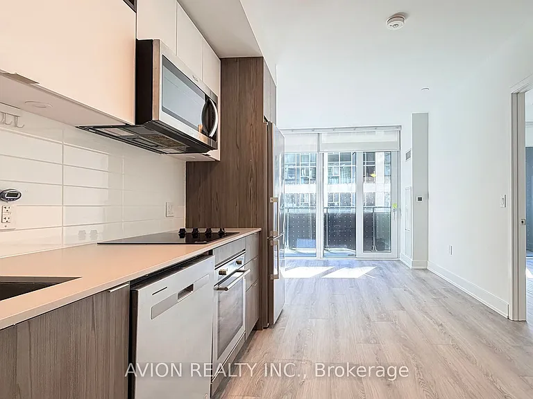 60 Princess St #205 — Photo 4