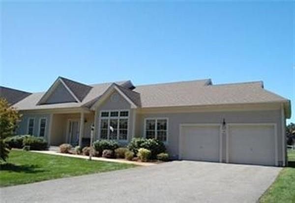 1st image of 44 Pickman Dr
