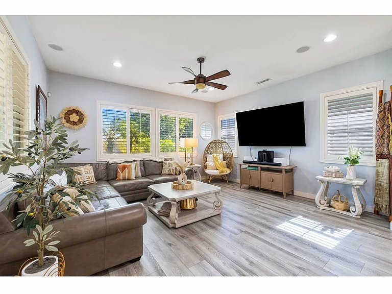 79720 Amalfi Dr — Photo 16