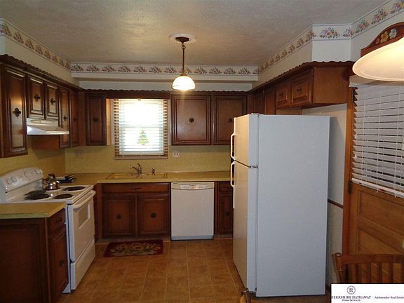2nd image of 4855 Krug Ave