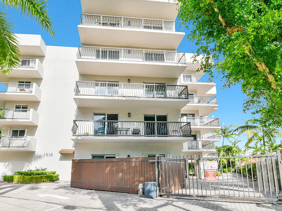 1918 Brickell Ave #505