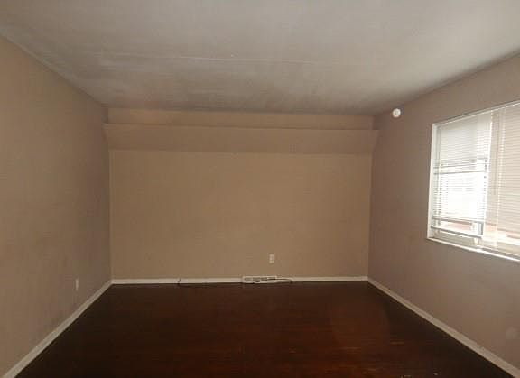 3rd image of 10145 Green Valley Dr