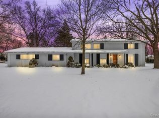 30012 Briarton St, Farmington, MI 48331