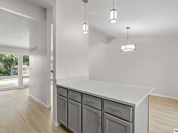 5th image of 9658 Corby St