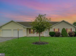 145 Hunters Cir, Abbottstown, PA 17301