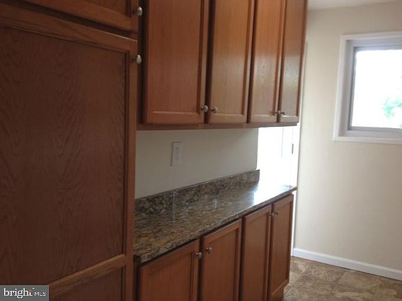 5th image of 10012 Sinnott Dr