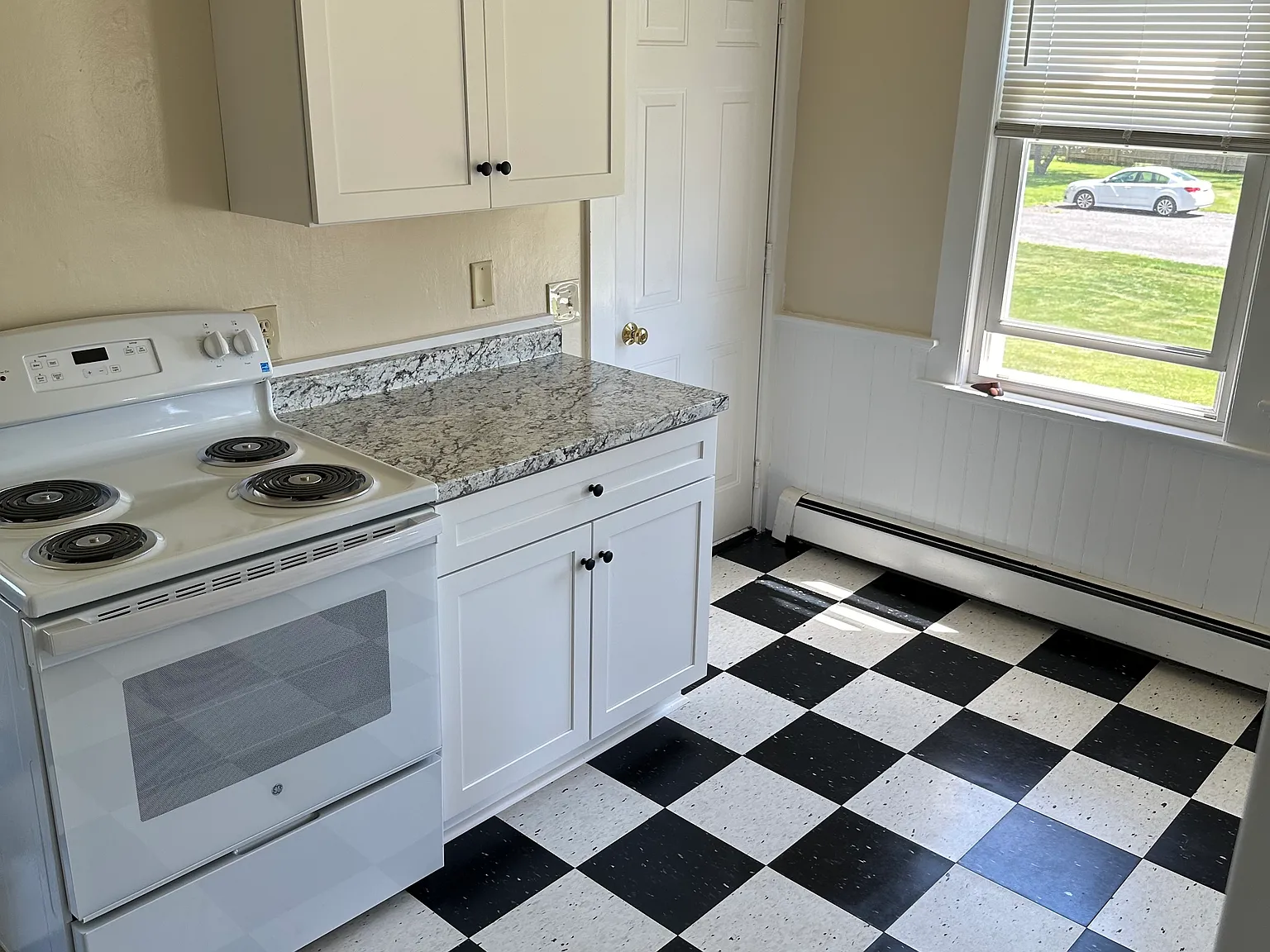 2 bed, $1,800 — Photo 2
