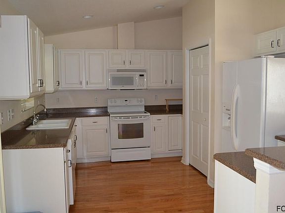 3rd image of 53 Columbia Ln