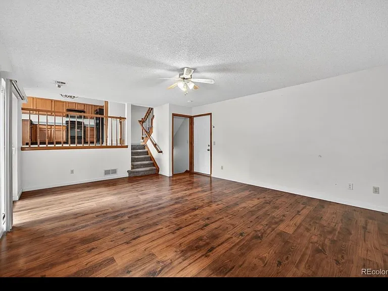 250 Cypress Ln — Photo 17