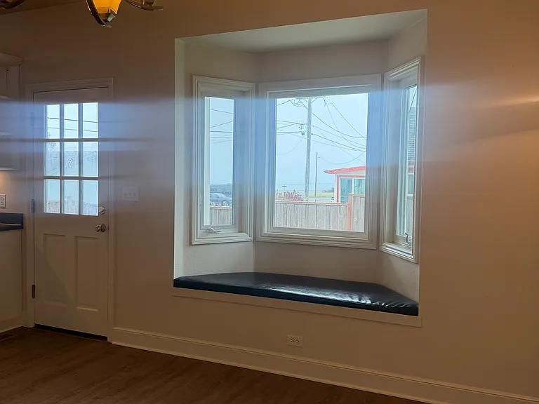 213 Valencia Ave — Photo 6
