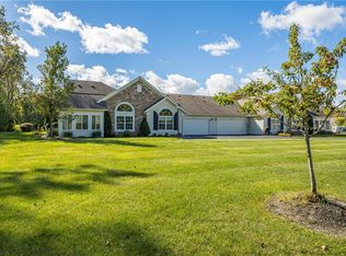 238 Maryview Dr, Webster, NY 14580
