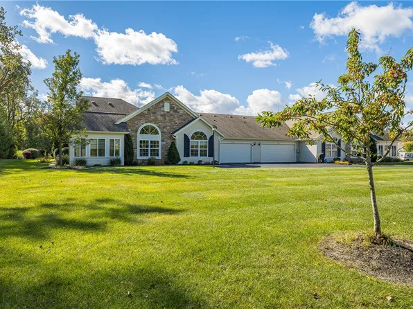 238 Maryview Dr, Webster, NY 14580